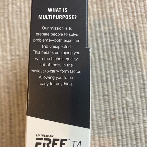 Leatherman Free T4 12 in 1 multitool - Picture 3 of 3